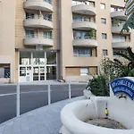 Monte Carlo Riviera ボーソレイユ